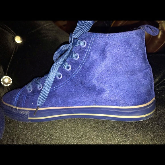 🎉Women’s Rouge! Royal Blue Suede Sneakers Size 11 - Picture 5 of 8